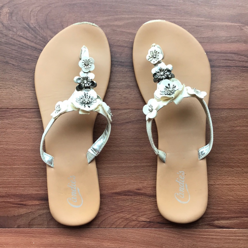 Candie’s White and Silver Rhinestone Flower Sandals, Size 7/8